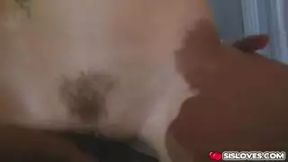 فرج جيا الصغير يتمدد في سكس فارس خشن