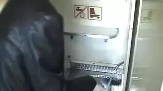 جوارب وردية، قضيب رمادي: جلسة جنس مطبخ غير مرشحة
