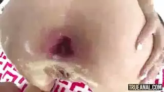 فتاه محجبه تتناك من شرطي في خرم طيزها