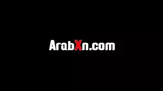 جوني سينس يمثل دور الطبيب ويملأ كل الفتحات