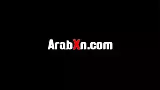 جماع في غرفة القياس: زبونة شقراء تمتلئ فتحاتها