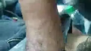 حلق العاهرة المقنعة يتمدد من قضيب أسود وحشي