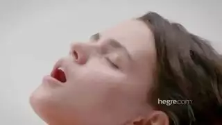 تعنيف مراهقة مغربية