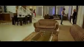 أثداء كبيرة معروضة: جنس جماعي مع شابين مثارين