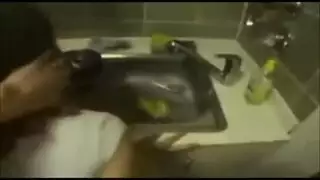 ام وابنائها واصدقائه فلبينيه