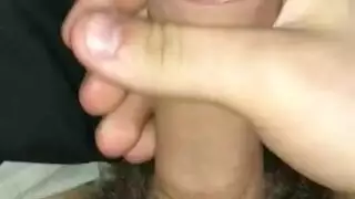 تلعب بكسها بالخيار