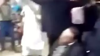 ينيك امة وهيا عالقة تحت السرير