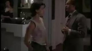 شقراء ترتدي جوارب وكعب عالي تتلقى ضرب شرجي قاسي