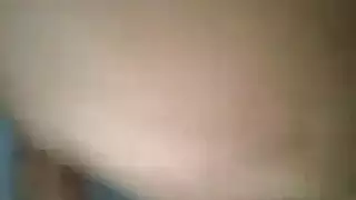 بنت بترضع ابنه