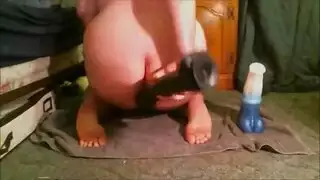 عذراء خائنة تُملأ في دش جماعي علني إباحي