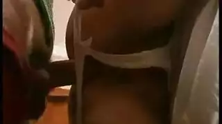 سكس ينيك بنت خالته في طيزها وهيه راقده علي بطنها علي السرير