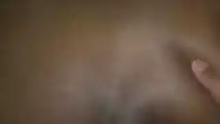 مشوية البصق وممارسة الجنس الحنجري في عرينها القذر