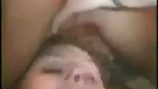 شهر عسل إباحي: زوجة مثلية تبتلع السائل المنوي