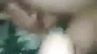 متناكة بتصوت من الوجع