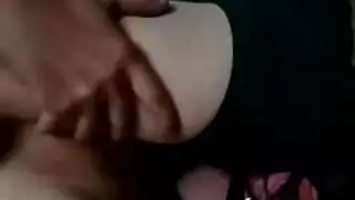 الزوجة العاهرة أليسا ريس تشارك ابن زوجها القضيب الكبير مع شانيل سكاي