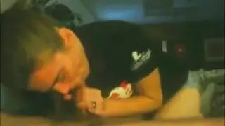 اكره كبيره معا شاب صغير