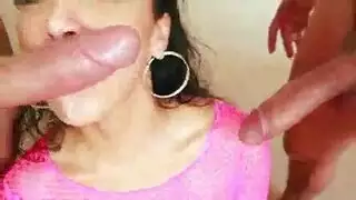 بنات وحده ترضع للاخره حليب عراقيات