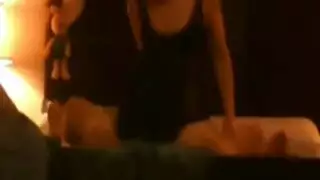 xxx مع كس جميل يعرف جيدًا كيف ممارسة الجنس الشرجي