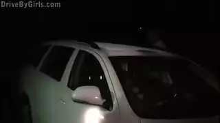 شقراء رفيعة تستسلم لعقاب سحاقي قاسٍ من صديقتها
