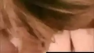 كشف الفعل الجنسي: مص عميق ولعب فرجي