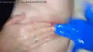زوجة زنجبيلية مثيرة تمتص قضيبًا صلبًا بعمق وتأخذه كله في مهبلها