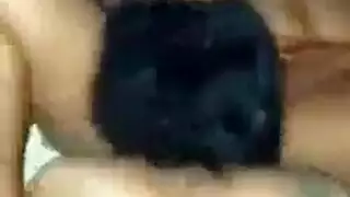 جنس صابوني بين فتاتين سوداوين في حوض الاستحمام