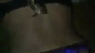 فتاة الزنجبيل ، نزلت أليسا لإجراء مقابلة عمل أثناءها ، وأعطت رجلًا