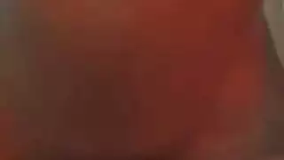 خيال الفصل: المراهقة الموشومة تأخذ أول قضيب لها