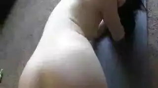 أول تجربة جنسية قاسية للمراهقة في الحانة تجعلها مدمنة على القضيب