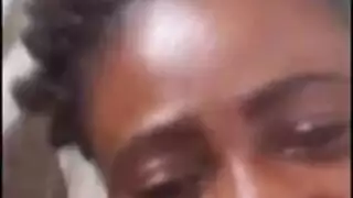 أرنوبة النادي الوقحة تأخذ قضيبًا في غرفة الأثقال