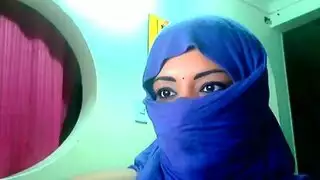 رجلان مص حلمات حليب بزاز
