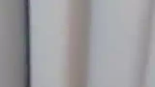 شرج والدي بالتبن الخشن مع ابنته بالتبن