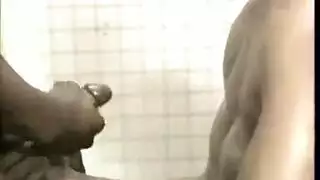 جلسة ضخ سرية: إيلاج بالأصابع في الخزانة