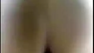 أوجي جاكوزي: شباب يمارسون العادة السرية على قضبانهم المنتصبة