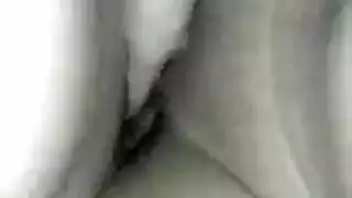 مراهقون في جنس جماعي إباحي ثلاثي مع عدة شركاء