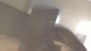 ربة منزل ذات أثداء كبيرة تمص وتضاجع بقوة