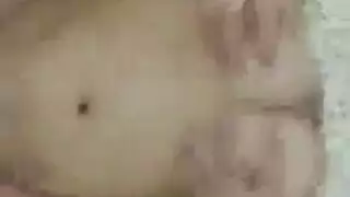 كاميرتها التقطتني وأنا أستمني بعد خلع ملابسي