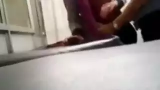 استمناء طبي طوال اليوم: هي تحب قضيبه الصلب الكبير