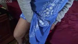 الزوجة العربية الشرموطة تأخذ زب الطبيب الكندي الكبير عميقاً