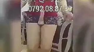 شابة عربية تنـتـاك من الخلف