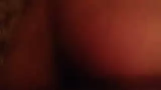 قضيب أسود جامايكي غليظ يوسع فتحاتها من الخلف