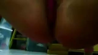 الموظفة الشقراء تُدفع لتمص زب المدير بقوة