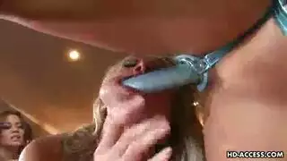 مشاغب أشقر فاتنة غريبة يحصل مسمر