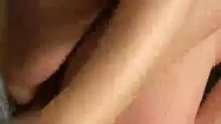 جميلة فرنسية تفتح كسها الدهني للمص واللمس