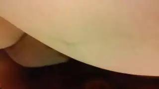 xxx شروق الشمس الصيفي: قضيب كبير عميق في المدخل الخلفي الضيق