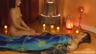 عاشقات مثلية في مشهد رومانسي جنسي صريح