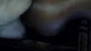 العاهرة المراهقة أليكس جاي تستمع بركوب قاسٍ على طريقة الحصان