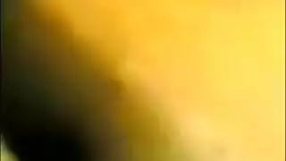 صديقات عربيات في ثنائي جنسي صريح: ركوب وجماع مع صديقهن