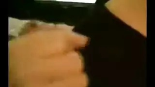 كانت اخته تحل له تمرينه فقامت بلمس قضيبه