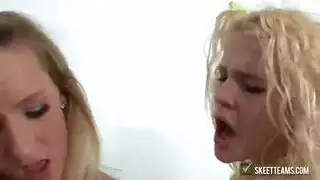 وضعية 69 مثليّة تحصل على مفاجأة قضيب